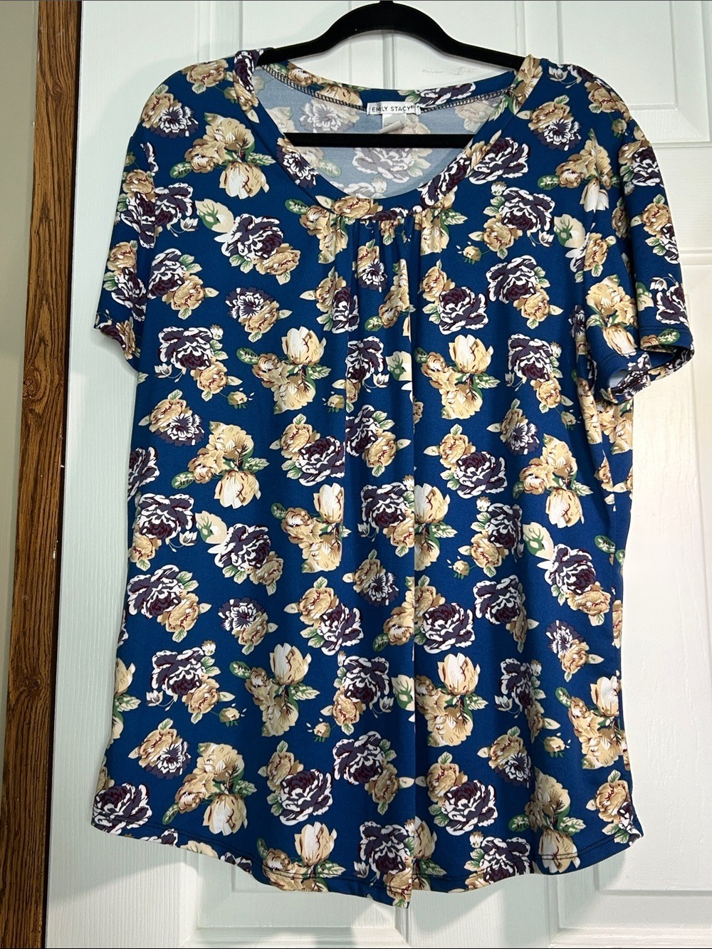 Emily Stacy Navy Floral Short Sleeve Tee - Scoop Neck